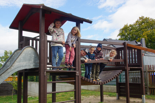 Spielplatz der Grundschule Altkirchen Spielplatz der Grundschule Altkirchen