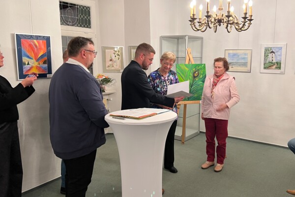 GRatulation den Vertreterinnen der Bastelfrauen Wildenbörten