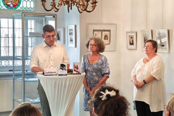 Vernissage "Märchenhaft geschnitten"