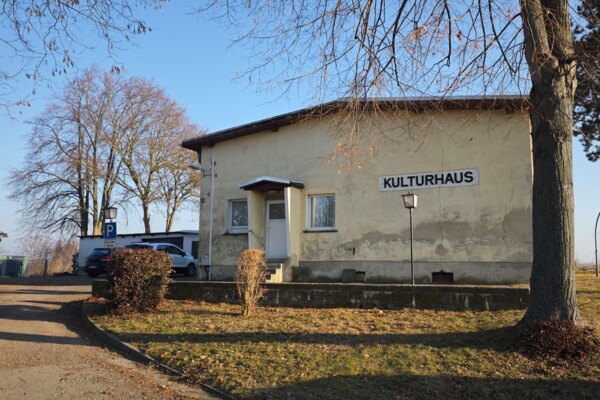 Kulturhaus Drogen - Frontalansicht Kulturhaus Drogen - Frontalansicht