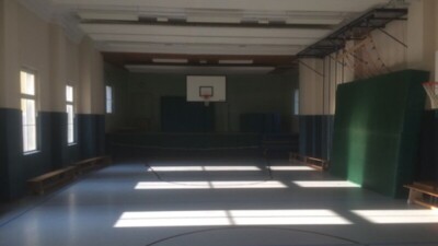 Sporthalle im Ortsteil Rolika