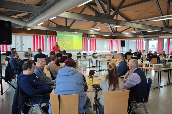 Blick in den Sparkassensaal zum Unternehmerbrunch Blick in den Sparkassensaal zum Unternehmerbrunch