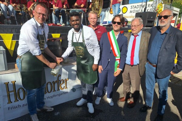 Schmöllner Delegation zu Gast beim 51. Mühlacker Straßenfest Schmöllner Delegation zu Gast beim 51. Mühlacker Straßenfest