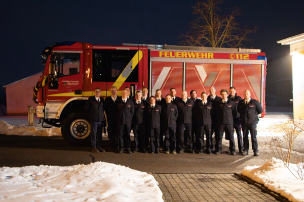 Das Feuerwehrteam Untschen vor dem neuen LF 10 Das Feuerwehrteam Untschen vor dem neuen LF 10