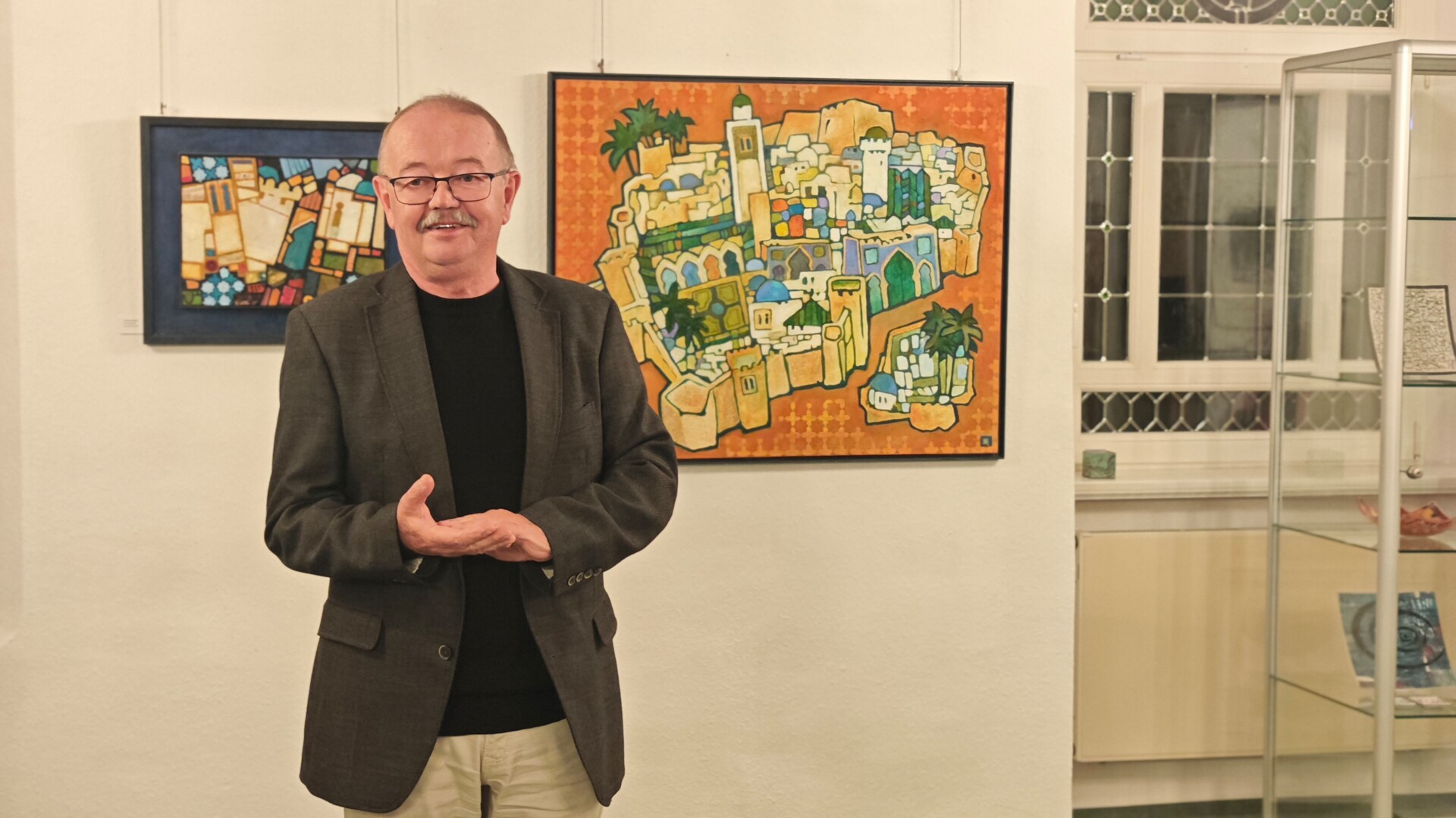 André Wejwoda eröffnet die Ausstellung