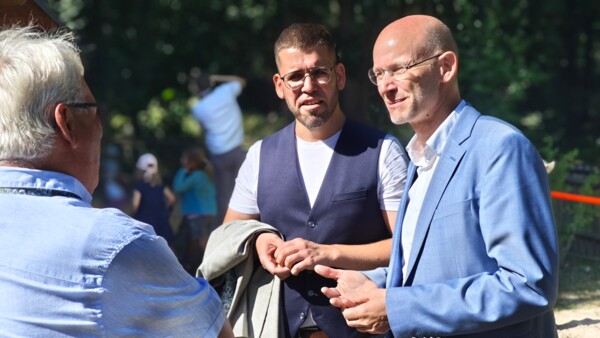 Kultusminister Christian Tischner zu Besuch in der Nemzer Rasselbande Kultusminister Christian Tischner zu Besuch in der Nemzer Rasselbande