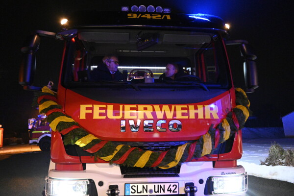 Innenminister Georg Meier und Wehrführer Tobias Schnelle im LF 10 (Foto: Matthias Schnelle) Innenminister Georg Meier und Wehrführer Tobias Schnelle im LF 10 (Foto: Matthias Schnelle)