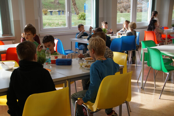 Speiseraum in der Grundschule Schmölln