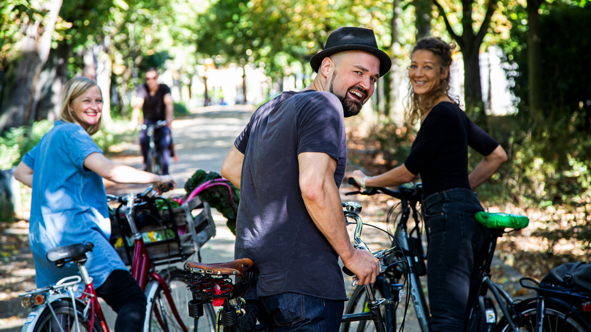 Stadtradeln - Radfahrer lächeln ins Bild