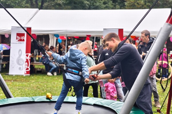 Kinderfest 2026 - Kindertrampolin Kinderfest 2026 - Kindertrampolin