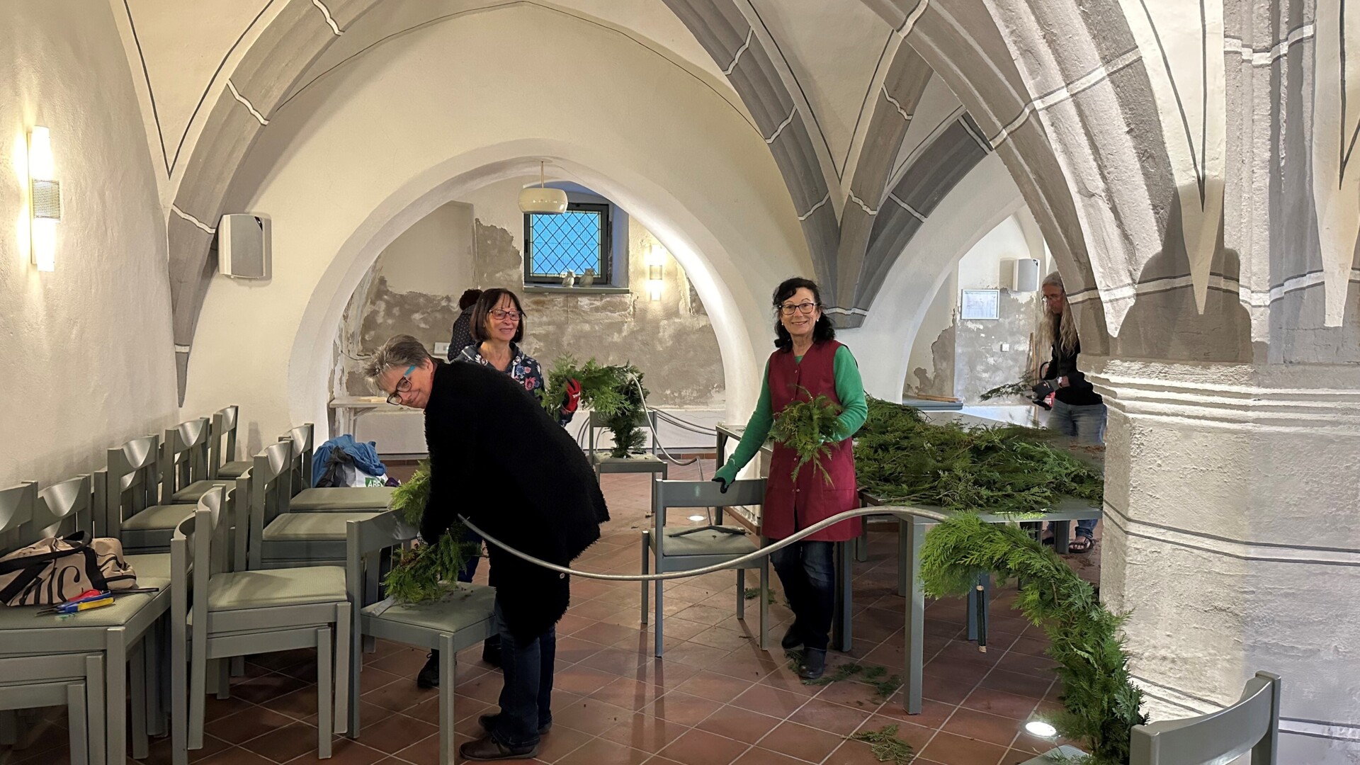 Basteln der Ostergirlande Basteln der Ostergirlande