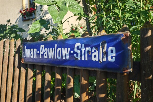 Straßenschild Iwan-Pawlow-Straße in Schmölln