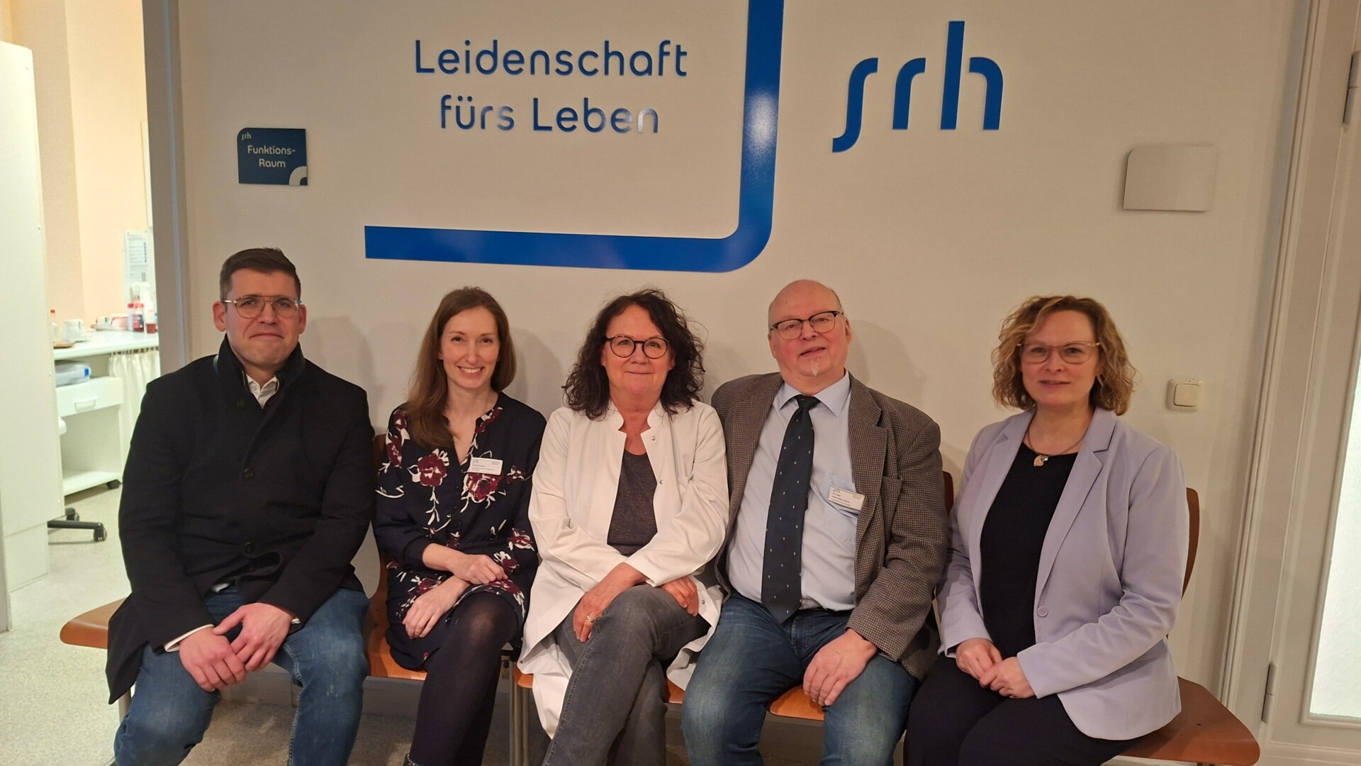 V.l.n.r.: Sven Schrade, Carolin Kraska, Arite Westphal, Hans-Peter Hlawa, Peggy Hanisch Geschäftsführerin SRH MVZ Sachsen-Anhalt