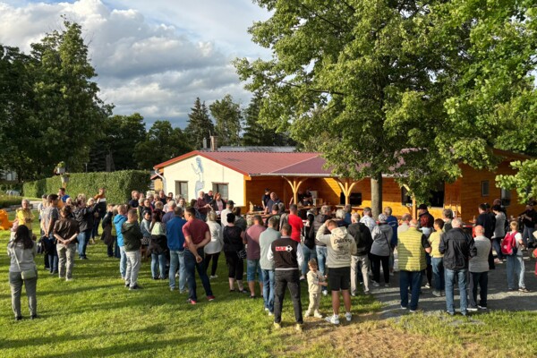 Viele Besucher waren zur Eröffnung gekommen.