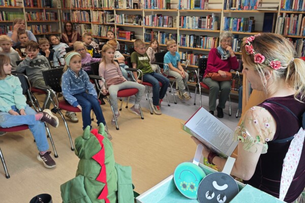 Tag der Bibliotheken - Lesung mit DoroFee Tag der Bibliotheken - Lesung mit DoroFee