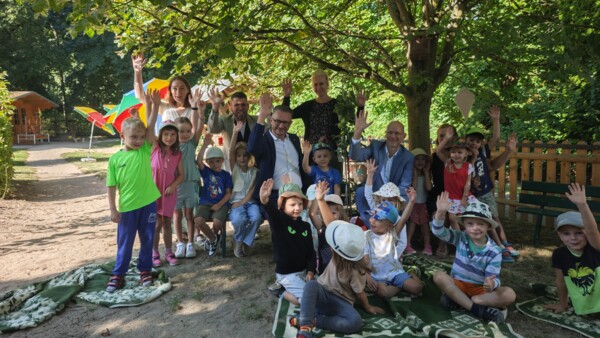 Kultusminister Christian Tischner zu Besuch in der Nemzer Rasselbande_Gruppenfoto Kultusminister Christian Tischner zu Besuch in der Nemzer Rasselbande_Gruppenfoto