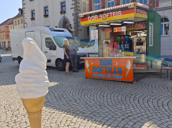 Eisstand von Peter van Elkan Eisstand von Peter van Elkan